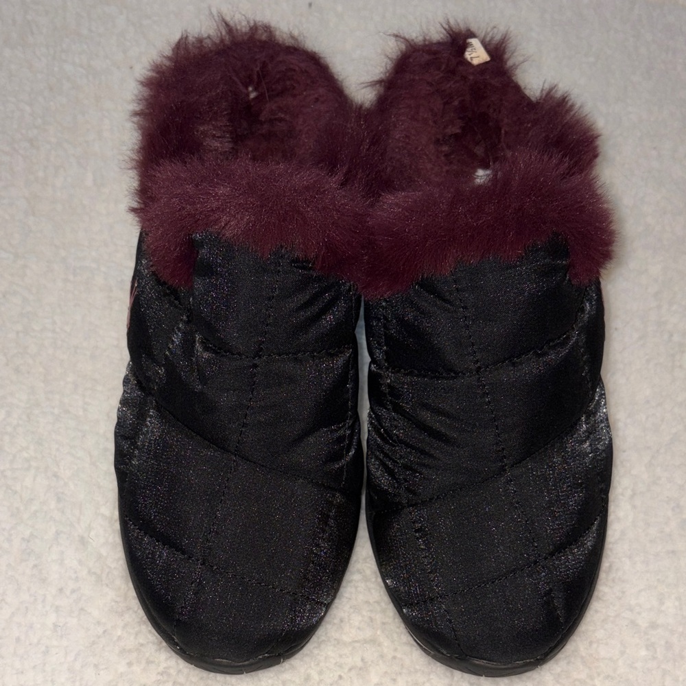 Spyder Women's Slip on booties with Black and Burgundy Accents